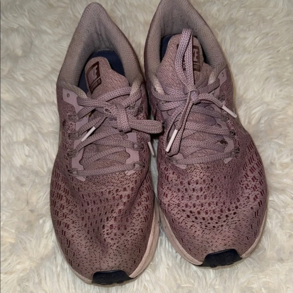 Nike Air Zoom Pegasus 33 Pink Athletic Shoes - women’s size 8
